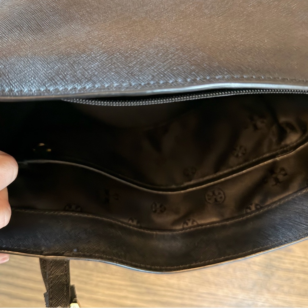 Tory Burch Black Leather ‘yoke’ buckle Tote Bag - Picture 9 of 10